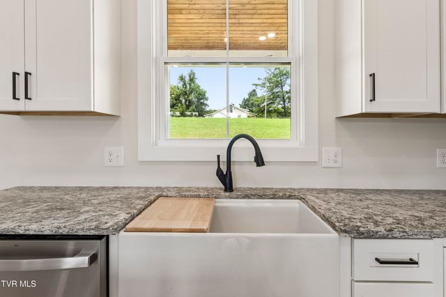 44 Steepleview Court, Jonesborough, TN 37659