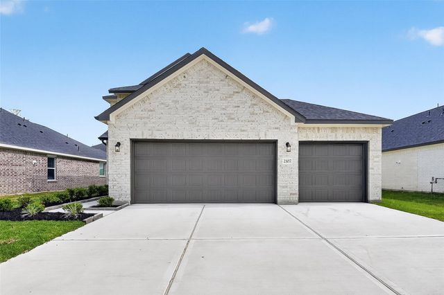 2107 Spring Hollow Drive, Baytown, TX 77521