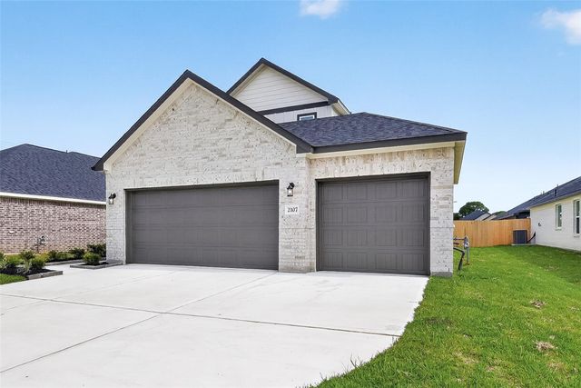 2107 Spring Hollow Drive, Baytown, TX 77521