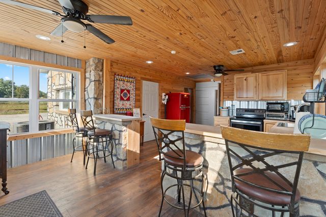 28151 S 620 Rd., Grove, OK 74344
