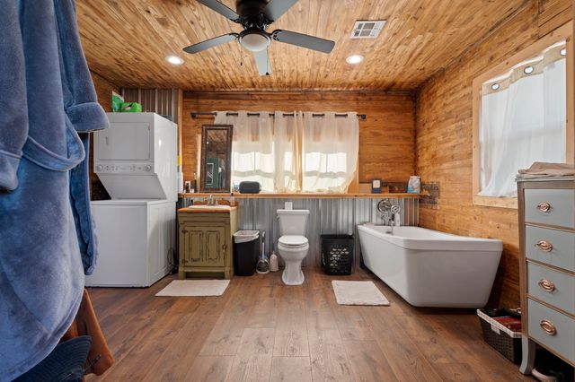 28151 S 620 Rd., Grove, OK 74344