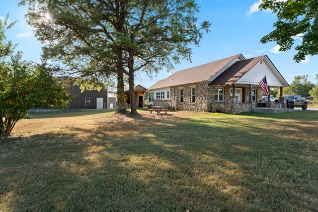 28151 S 620 Rd., Grove, OK 74344