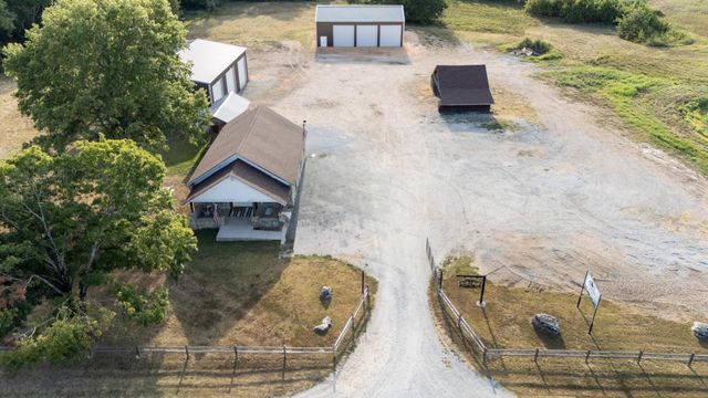 28151 S 620 Rd., Grove, OK 74344