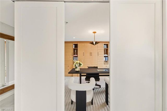 250 Park Shore DR E # 101, Naples, FL 34103