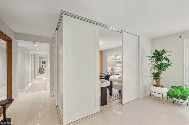 250 Park Shore DR E # 101, Naples, FL 34103