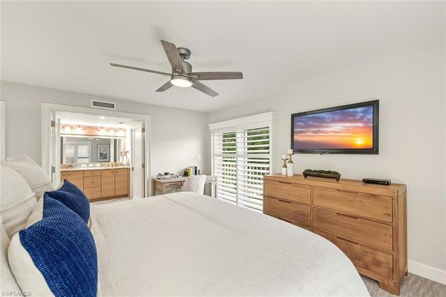 250 Park Shore DR E # 101, Naples, FL 34103