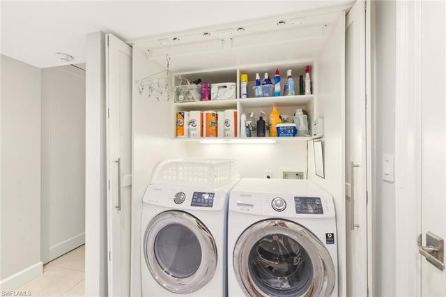 250 Park Shore DR E # 101, Naples, FL 34103