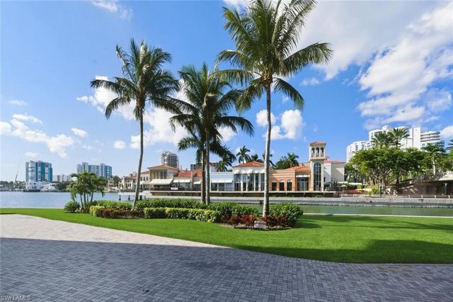 250 Park Shore DR E # 101, Naples, FL 34103