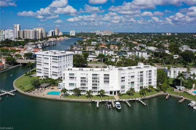 250 Park Shore DR E # 101, Naples, FL 34103