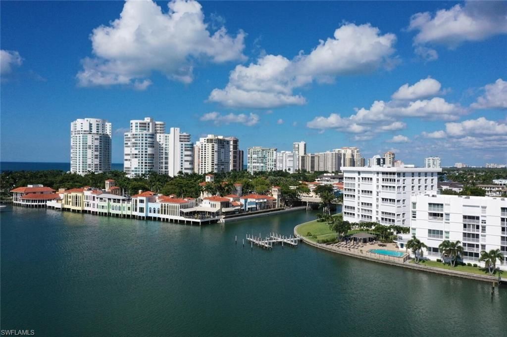 250 Park Shore DR E # 101, Naples, FL 34103