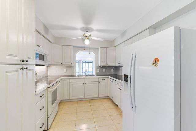 13257 Touchstone Place, Palm Beach Gardens, FL 33418