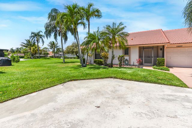 13257 Touchstone Place, Palm Beach Gardens, FL 33418