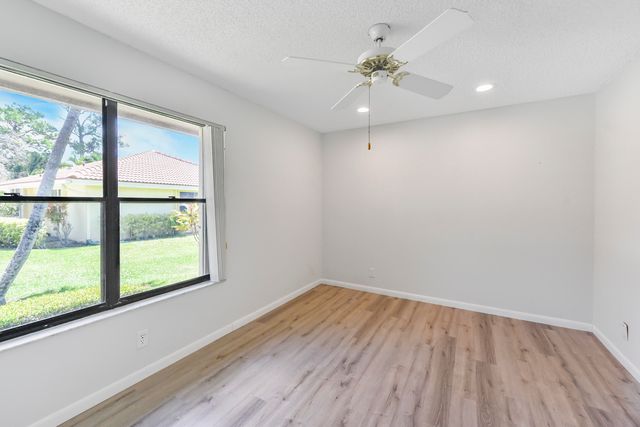 13257 Touchstone Place, Palm Beach Gardens, FL 33418