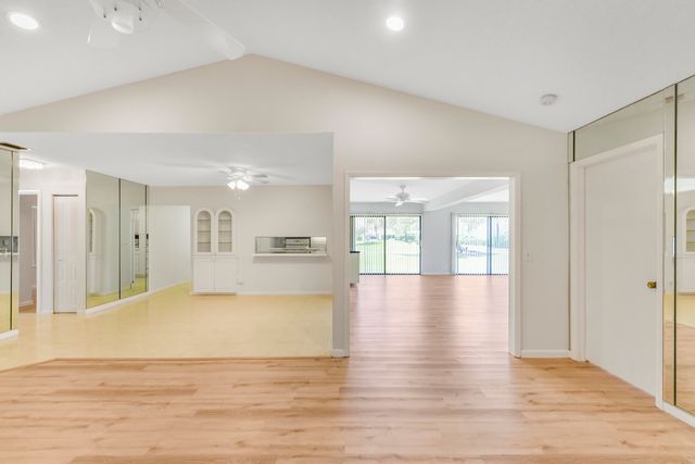 13257 Touchstone Place, Palm Beach Gardens, FL 33418