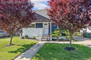 28952 Bridge Street, Garden City, MI 48135