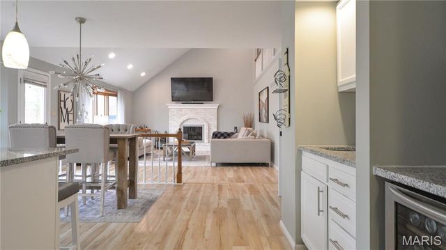 6906 Wellsford Court, Oakville, MO 63129