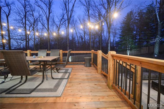 6906 Wellsford Court, Oakville, MO 63129