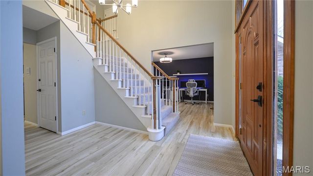 6906 Wellsford Court, Oakville, MO 63129