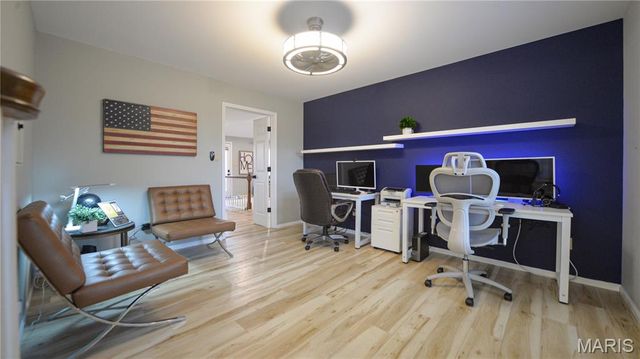 6906 Wellsford Court, Oakville, MO 63129