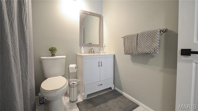 6906 Wellsford Court, Oakville, MO 63129