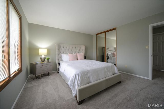 6906 Wellsford Court, Oakville, MO 63129