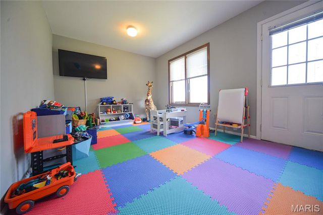 6906 Wellsford Court, Oakville, MO 63129