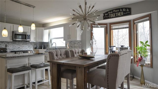 6906 Wellsford Court, Oakville, MO 63129