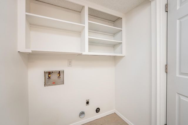 1728 N Overlook, Derby, KS 67037