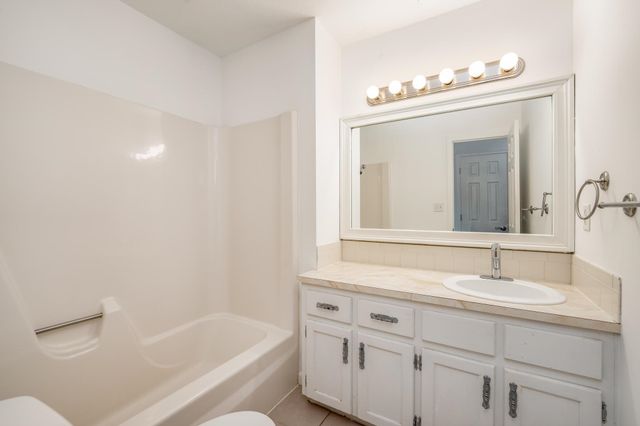 1728 N Overlook, Derby, KS 67037