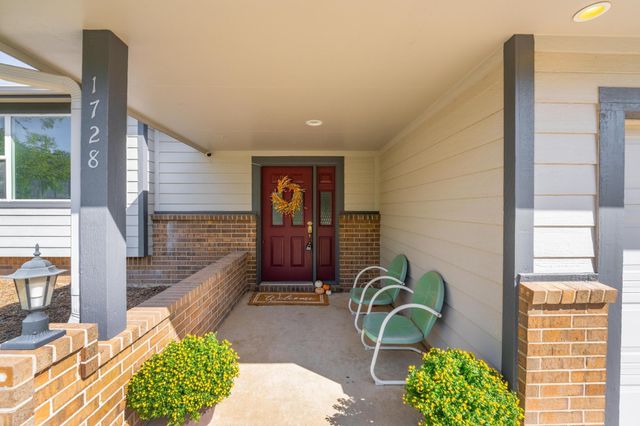1728 N Overlook, Derby, KS 67037