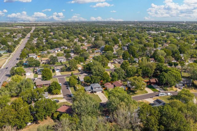 1728 N Overlook, Derby, KS 67037