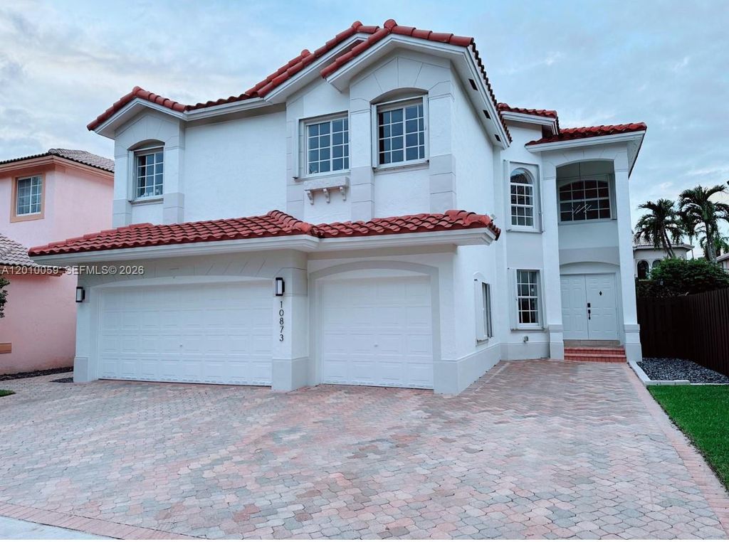 10873 NW 71st St, Doral, FL 33178