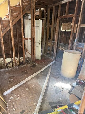192 W Grand, Highland Park, MI 48203