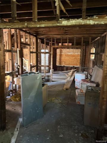 192 W Grand, Highland Park, MI 48203