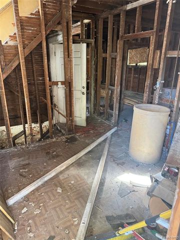 192 W Grand, Highland Park, MI 48203