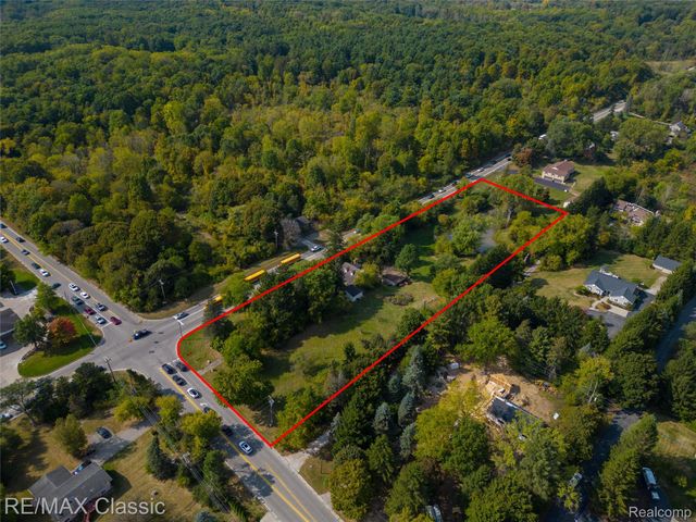 19150 Beck Road, Northville Township, MI 48167