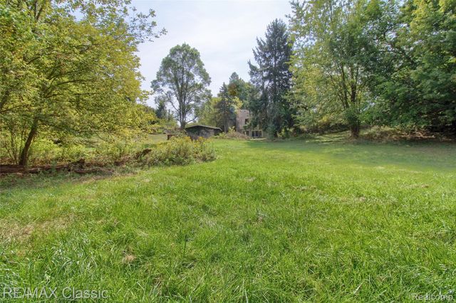 19150 Beck Road, Northville Township, MI 48167