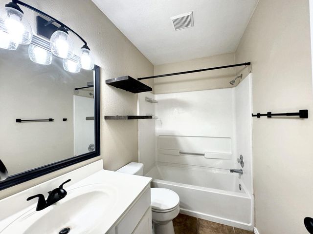 831 Sagewood TRL, San Marcos, TX 78666