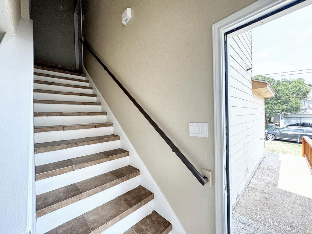 831 Sagewood TRL, San Marcos, TX 78666