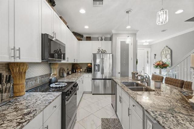651 SW Glen Crest Way 2, Stuart, FL 34997