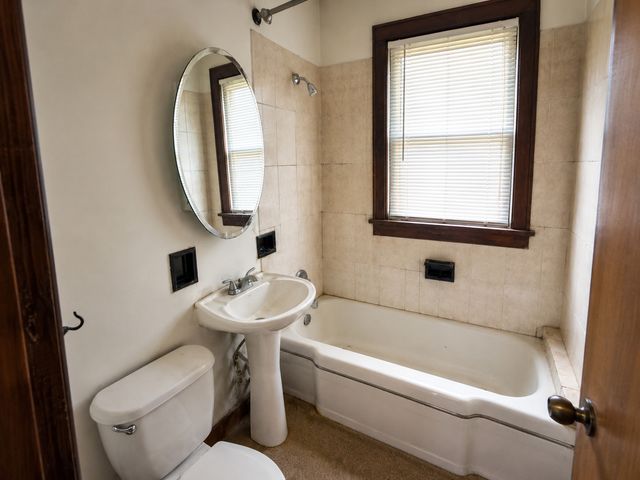 16530 Winchester Avenue, Markham, IL 60428