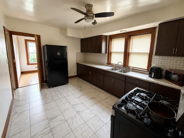 16530 Winchester Avenue, Markham, IL 60428