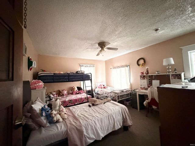 1126 Edwardsburg Avenue, Elkhart, IN 46516