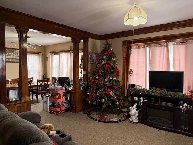 1126 Edwardsburg Avenue, Elkhart, IN 46516