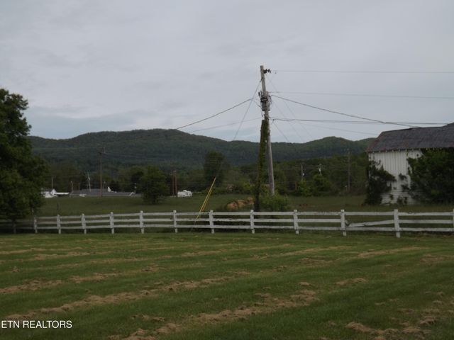 1031 Shawanee Rd, Harrogate, TN 37752