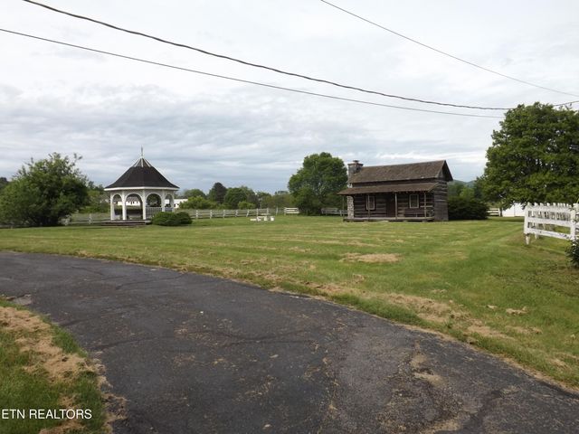 1031 Shawanee Rd, Harrogate, TN 37752