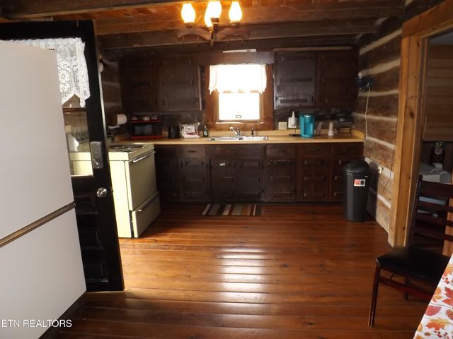 1031 Shawanee Rd, Harrogate, TN 37752