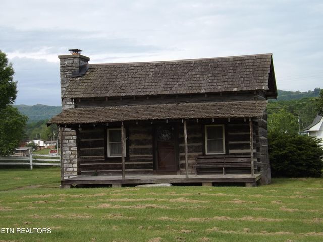 1031 Shawanee Rd, Harrogate, TN 37752