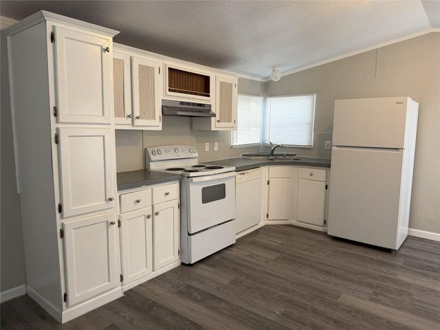 599 S Cochran Street, Willis, TX 77378