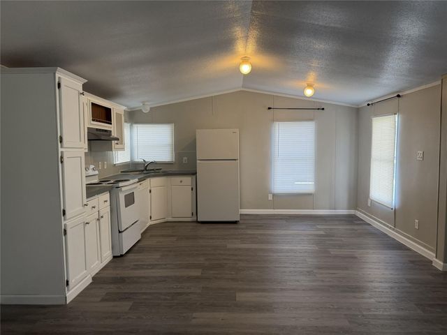 599 S Cochran Street, Willis, TX 77378